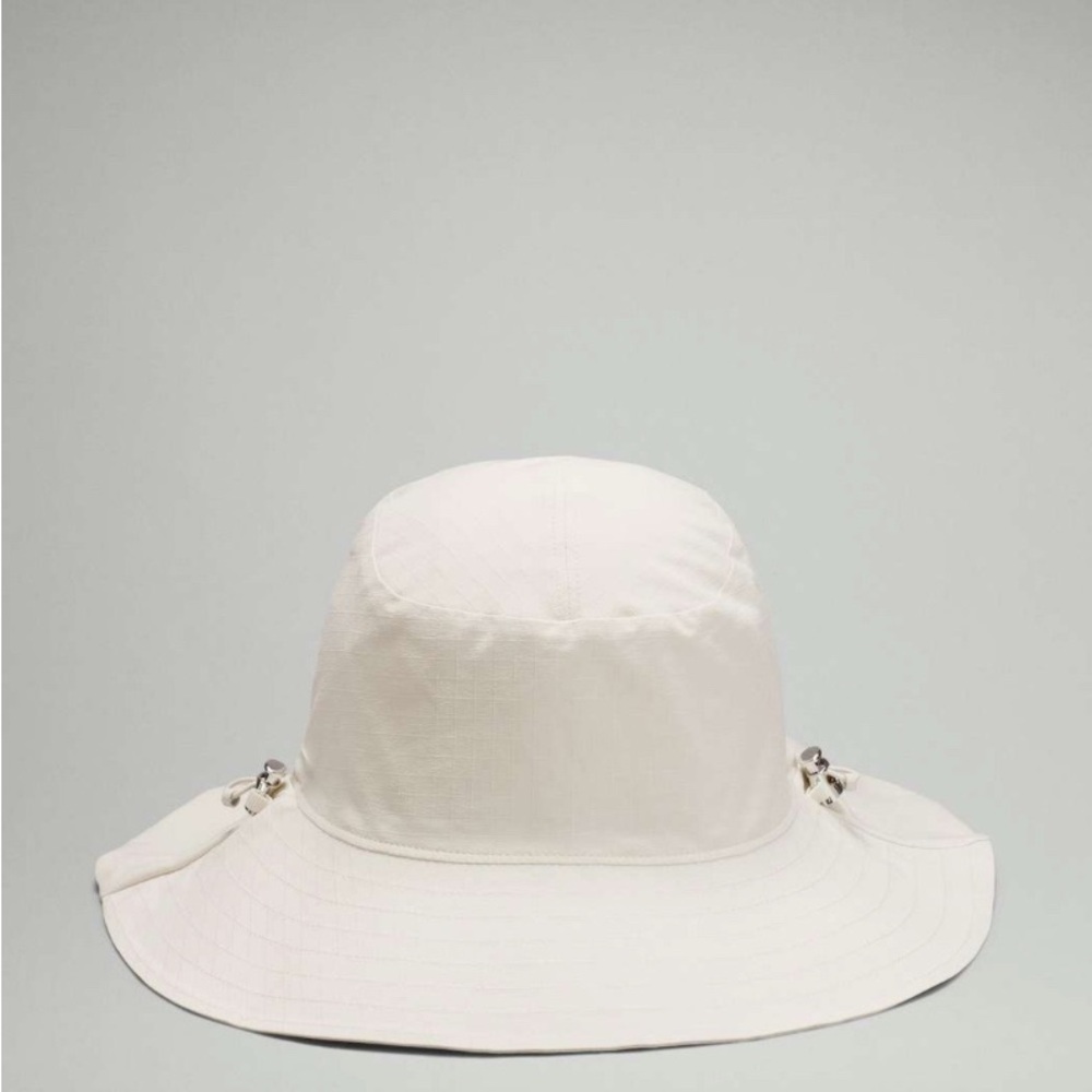 Lululemon Cinchable Wide Brim Bucket Hat - Opal White